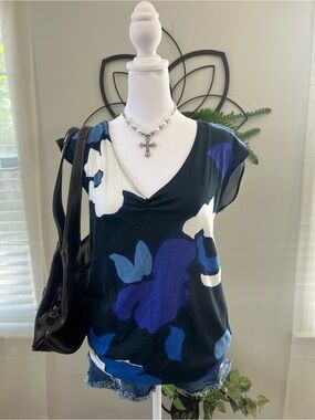 American Eagle Blue Floral V Neck Top Medium Y2K Soft Girl Cottagecore